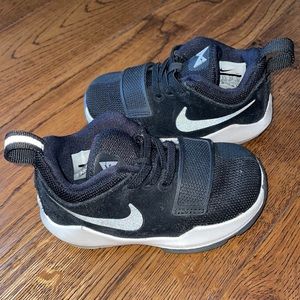 Black Nike 13 size 6C with Velcro’s. Like new.